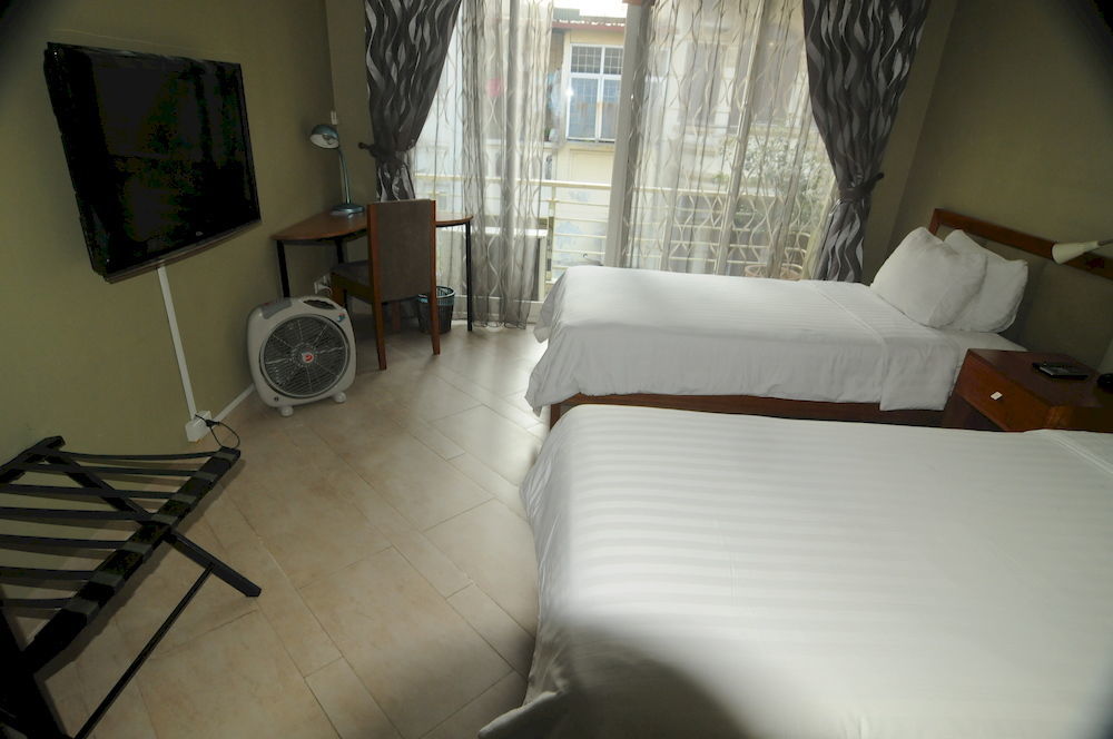 Iris Boutique Khách sạn 3*