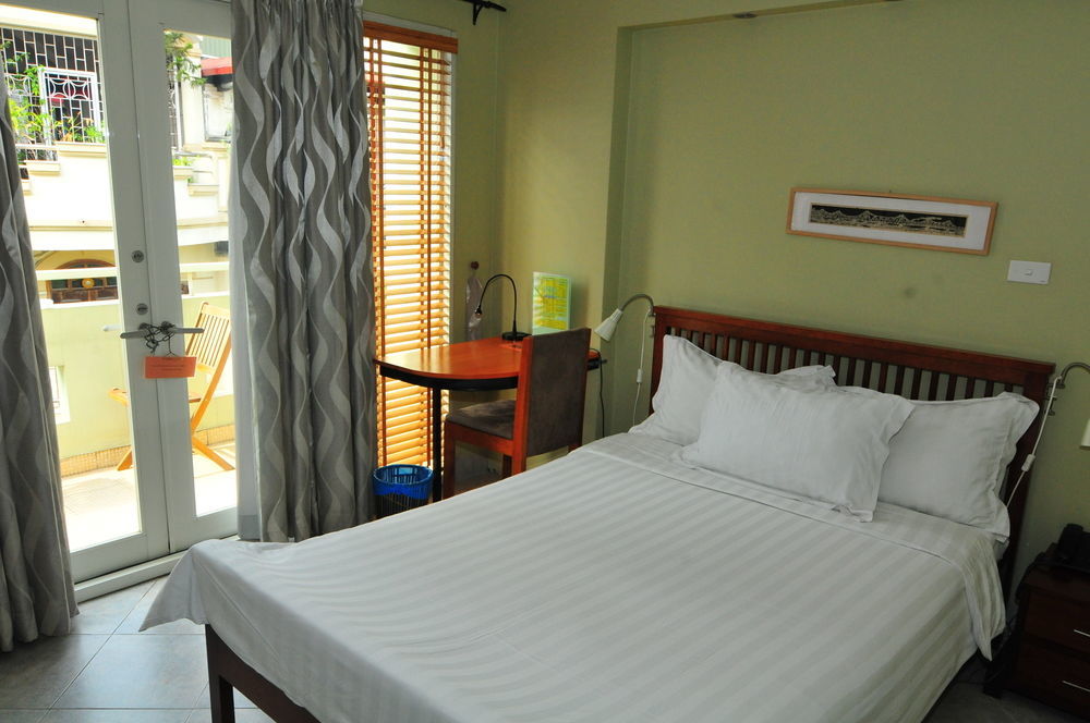 Khách sạn Iris Boutique 3*